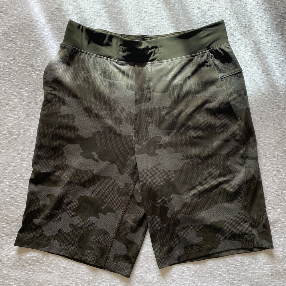 Lululemon T.H.E. Short 9” Linerless Olive Camo Sm